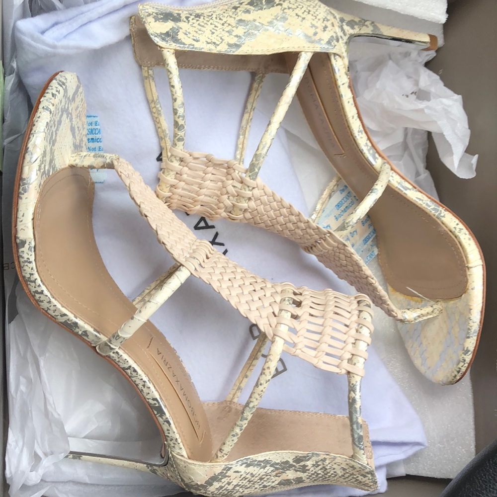 BCBG MAXAZRIA SHOES